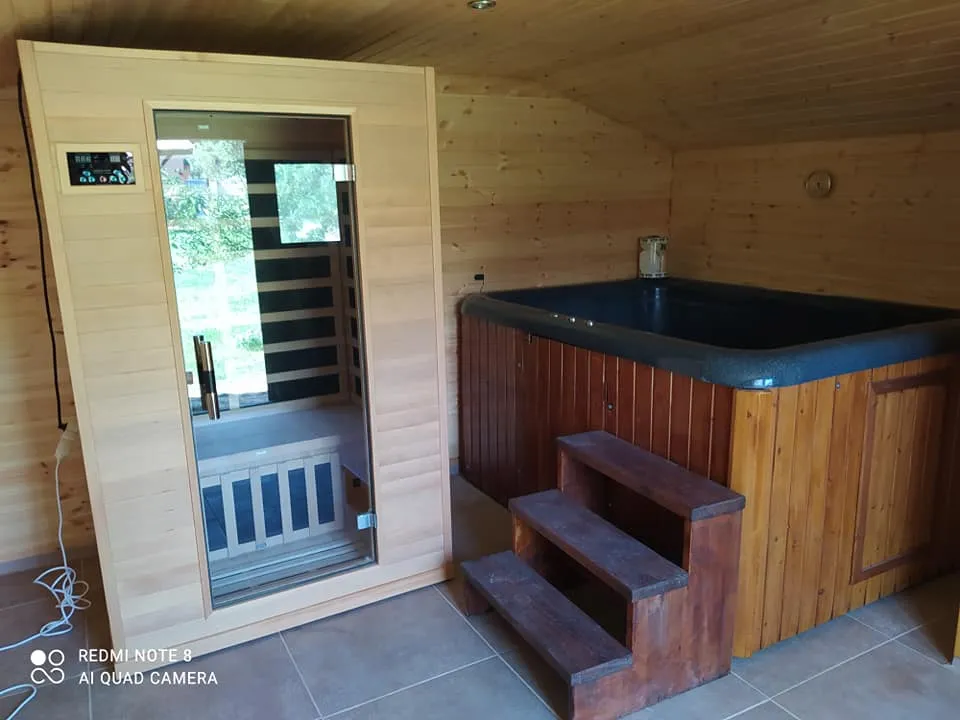 Mözsi Apartman — jakuzzi